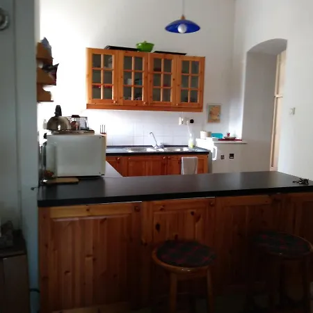 Kis Stáció 11 Beds Budapest