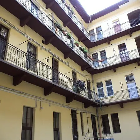 Appartamento Kis Stáció 11 Beds