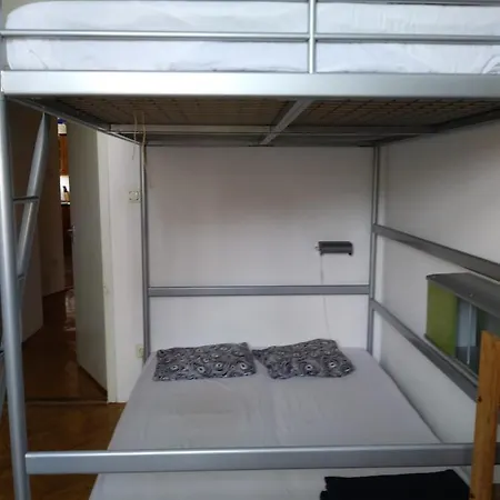 Kis Stacio 11 Beds Διαμέρισμα *